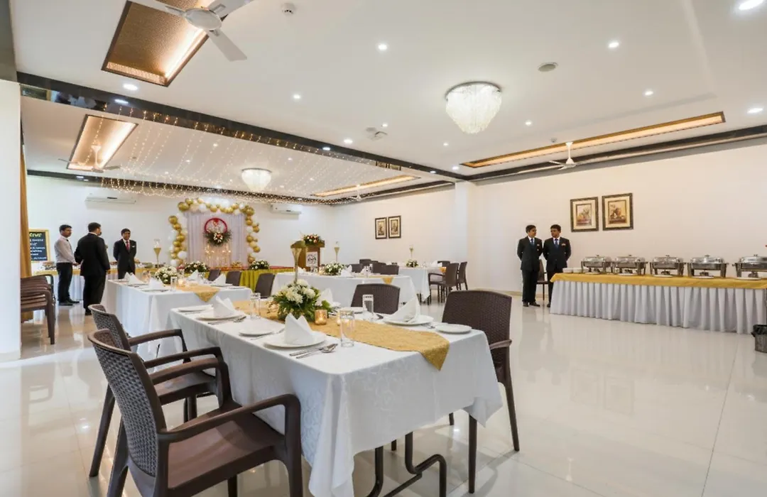 Fabhotel Prime Sapphire Inn-1